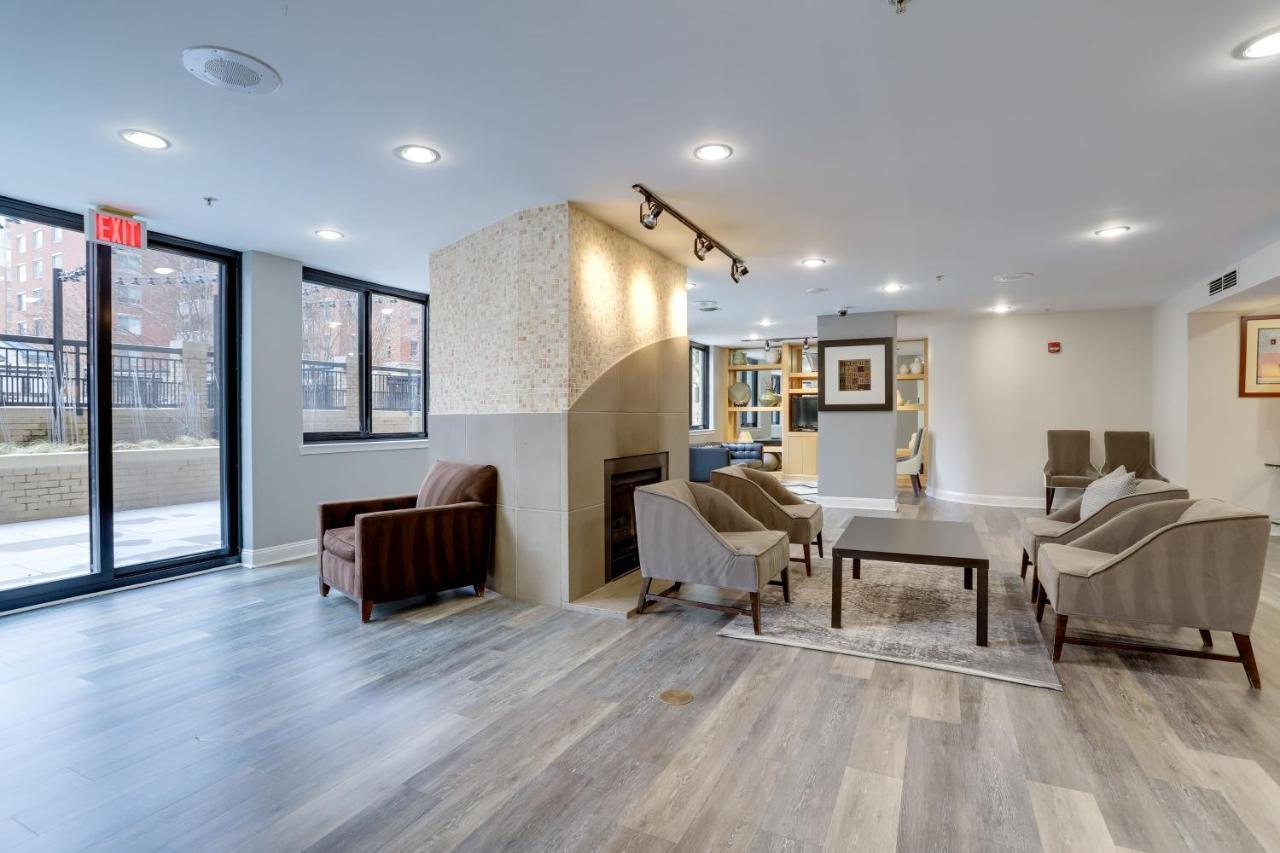 Elegant And Charming Condo At Ballston With Pool Arlington Eksteriør billede